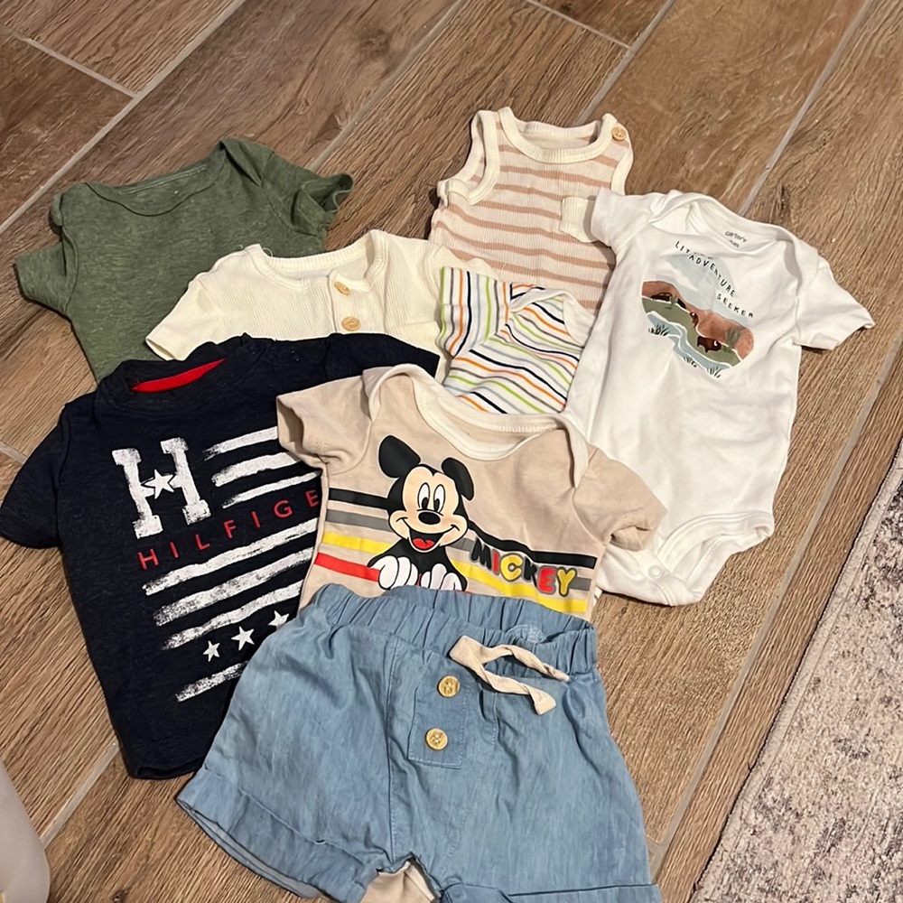 Bundle of 7 tees and 1 pair of shorts, boys 3 months